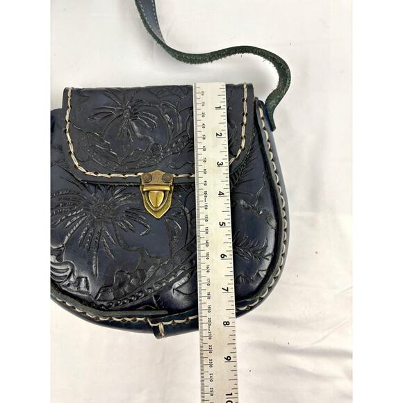 Black Leather Hand-Tooled Embossed Mexican Floral Artisanal Crossbody Green VTG - Picture 4 of 16